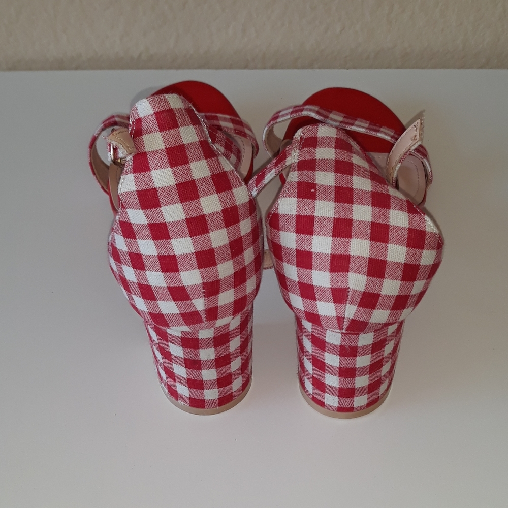 Sandals - Picture 2 of 3